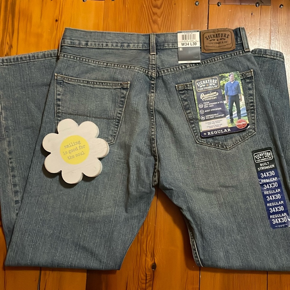 Men’s Levi’s, 34 x 30